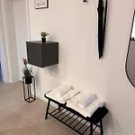 Pureness Flat- Natural - Kitchen - Streaming - Living *